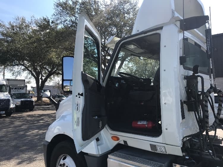 2018 International LT in Pensacola, FL — photo 9