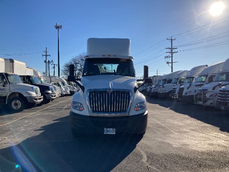 2018 International LT in Saginaw, MI — photo 2