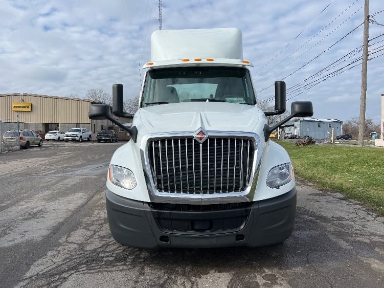 2018 International LT in Rochester, NY — photo 2