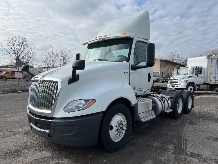 2018 International LT in Rochester, NY — photo 3