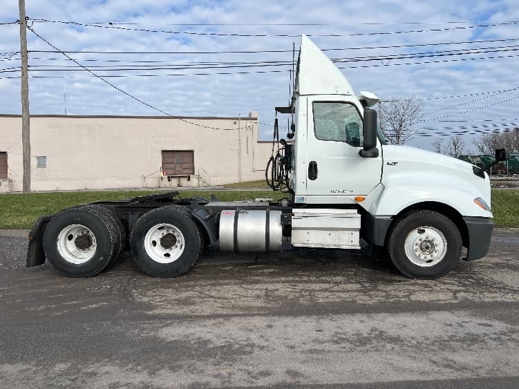 2018 International LT in Rochester, NY — photo 8