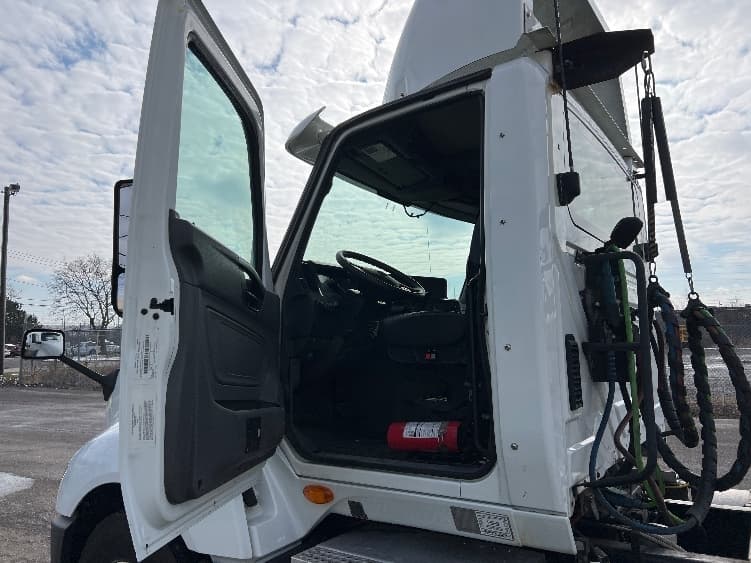 2018 International LT in Rochester, NY — photo 9