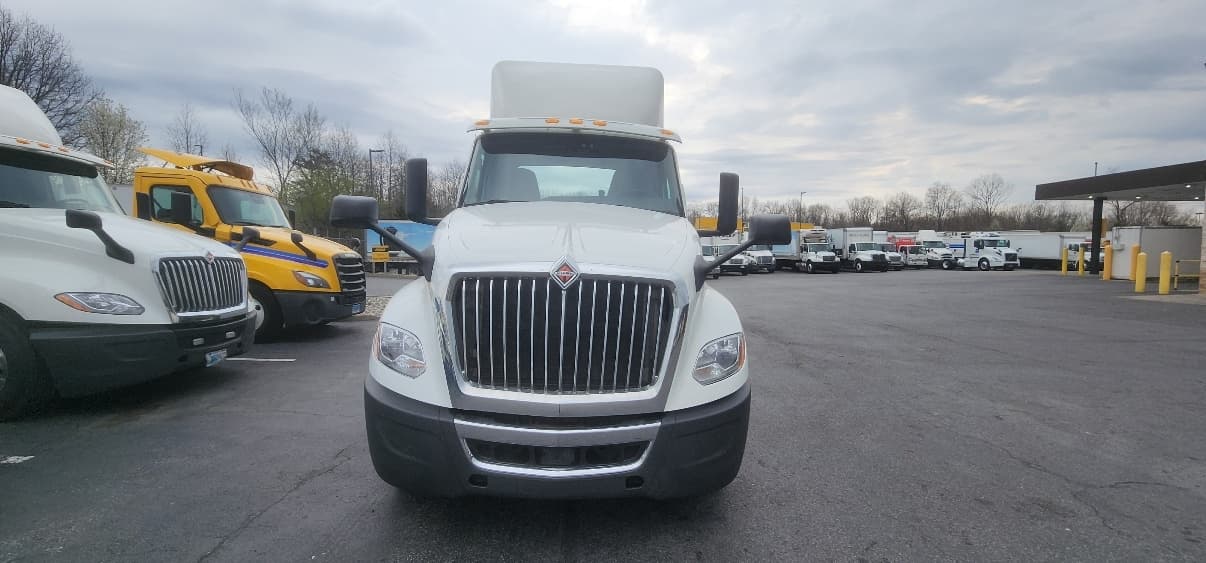 2018 International LT in Montgomery, NY — photo 2