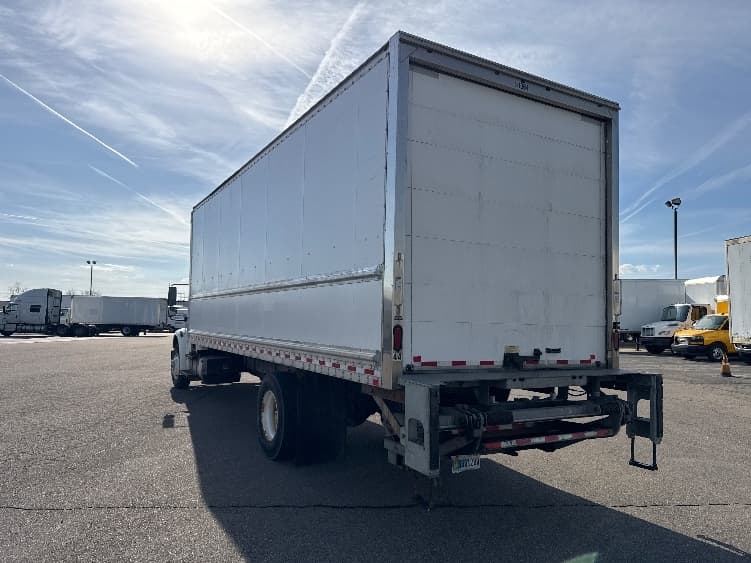 2018 Freightliner M2 106 in Warren, MI — photo 5