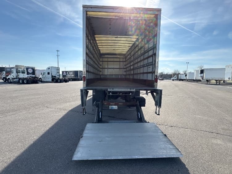 2018 Freightliner M2 106 in Warren, MI — photo 8