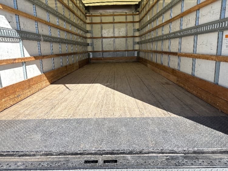 2018 Freightliner M2 106 in El Paso, TX — photo 10