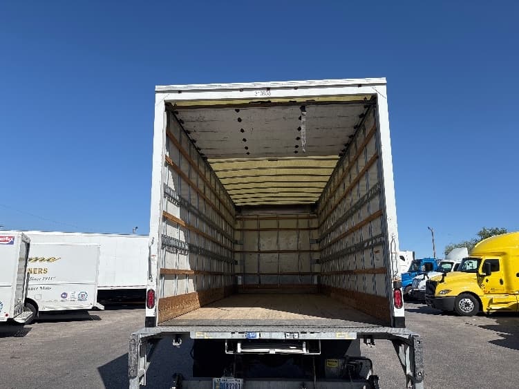 2018 Freightliner M2 106 in El Paso, TX — photo 8