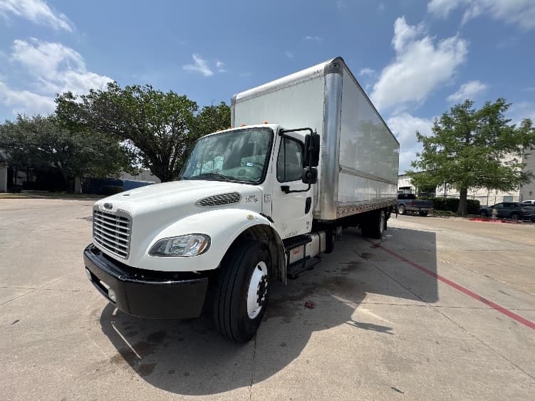 2018 Freightliner M2 106 in Garland, TX — photo 3