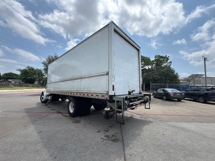 2018 Freightliner M2 106 in Garland, TX — photo 6