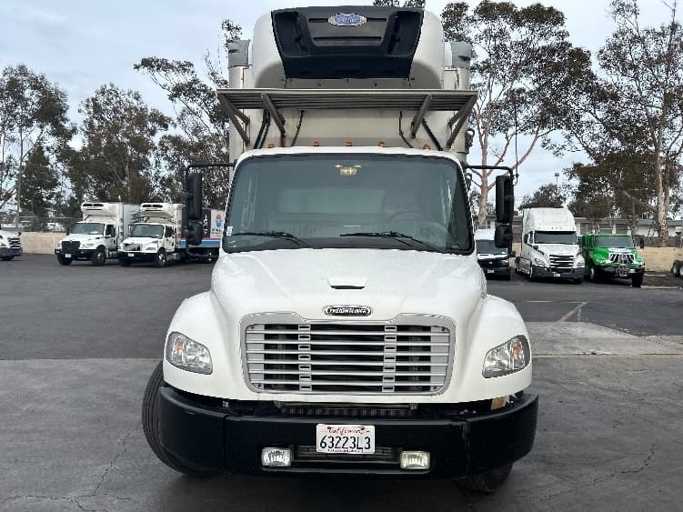 2018 Freightliner M2 106 in Torrance, CA — photo 2