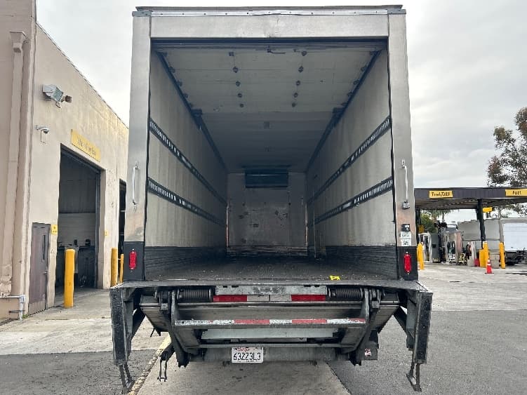 2018 Freightliner M2 106 in Torrance, CA — photo 8
