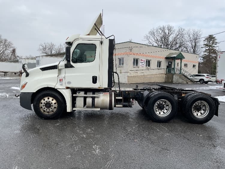 2018 Freightliner Cascadia in Albany, NY — photo 4