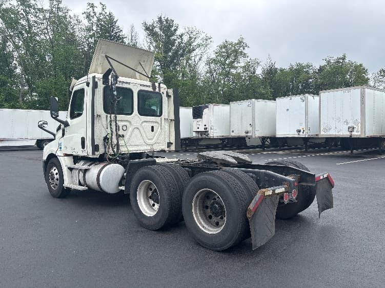 2018 Freightliner Cascadia in Cranbury, NJ — photo 5