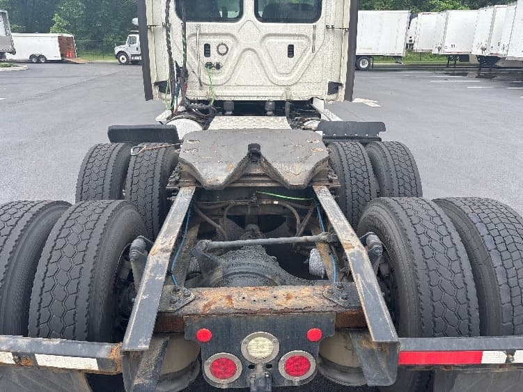 2018 Freightliner Cascadia in Cranbury, NJ — photo 6