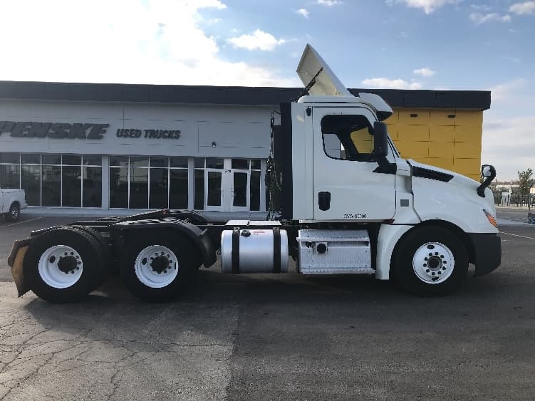 2018 Freightliner Cascadia in Kansas City, MO — photo 8