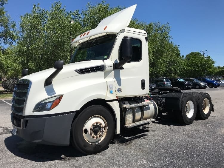 2018 Freightliner Cascadia in Prince George, VA — photo 3