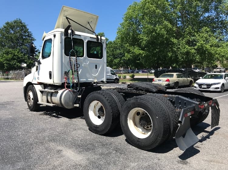 2018 Freightliner Cascadia in Prince George, VA — photo 5