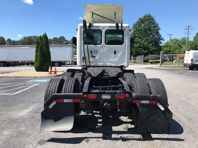 2018 Freightliner Cascadia in Prince George, VA — photo 6