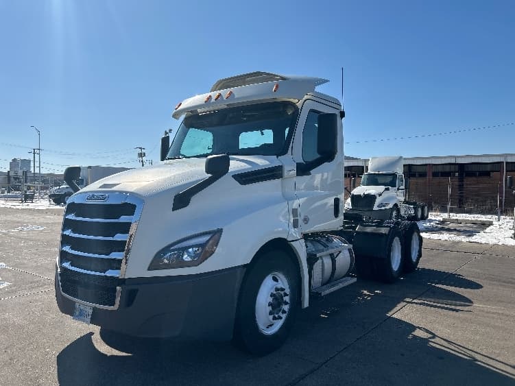2018 Freightliner Cascadia in La Porte, IN — photo 3