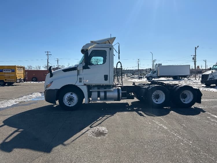 2018 Freightliner Cascadia in La Porte, IN — photo 4