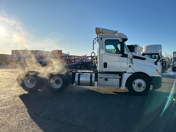2018 Freightliner Cascadia in La Porte, IN — photo 8