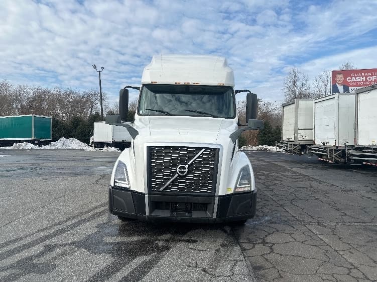 2019 Volvo VNL 760 in Greensboro, NC — photo 2