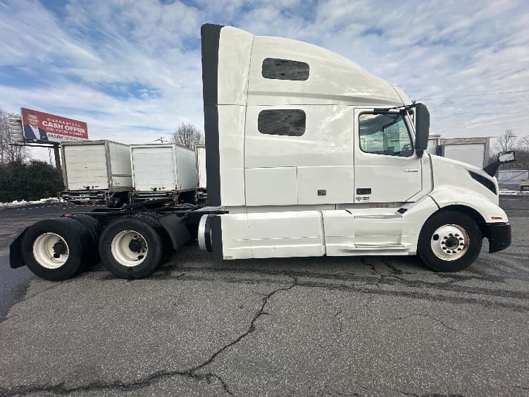 2019 Volvo VNL 760 in Greensboro, NC — photo 8