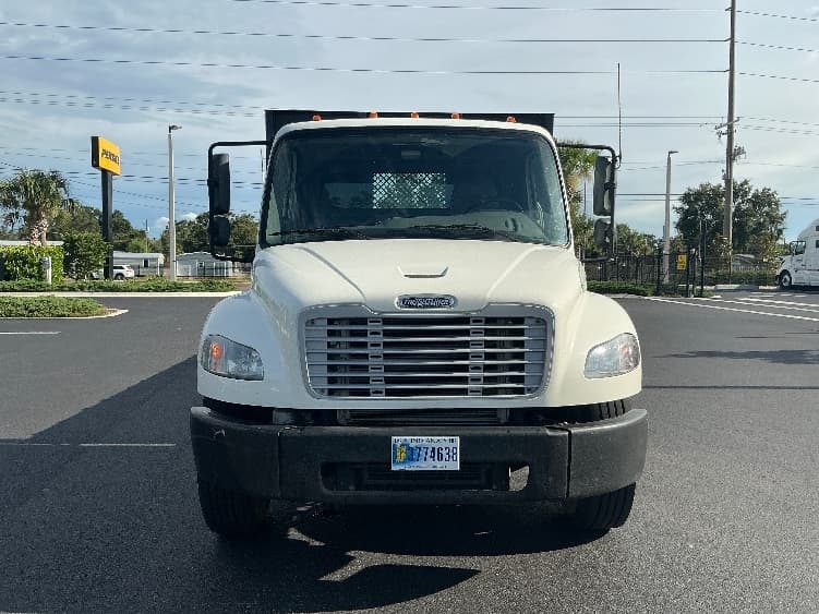 2019 Freightliner M2 106 in Tampa, FL — photo 2