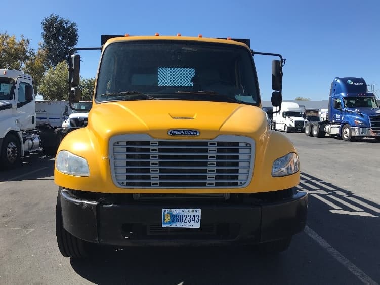 2019 Freightliner M2 106 in Chino, CA — photo 2