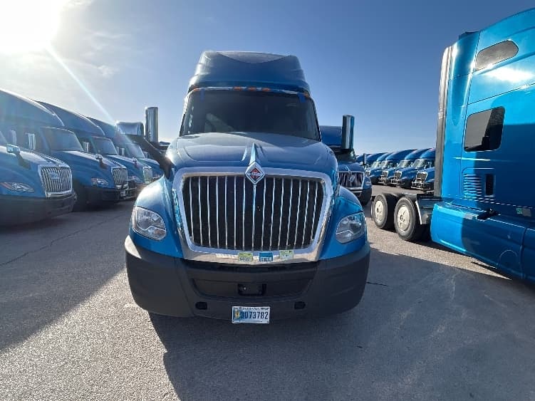 2021 International LT in El Paso, TX — photo 2