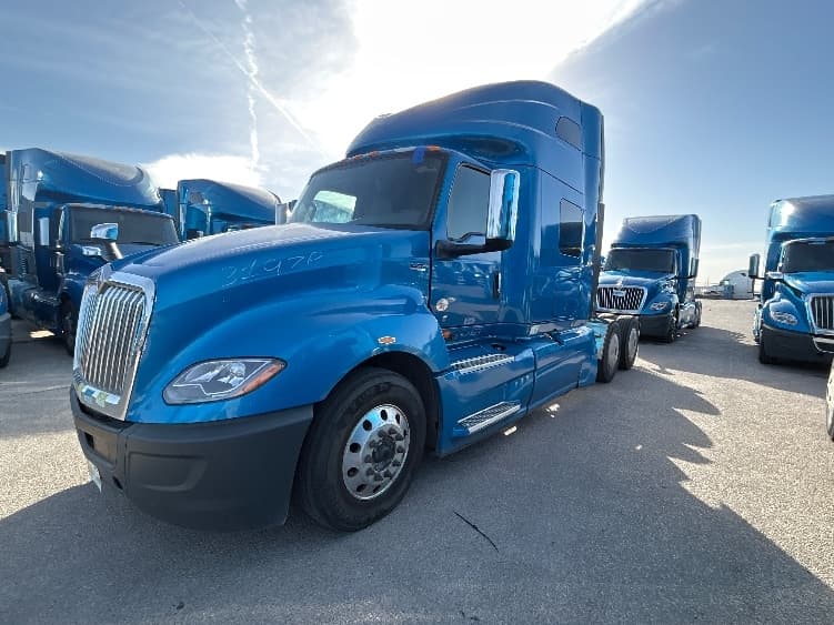 2021 International LT in El Paso, TX — photo 3