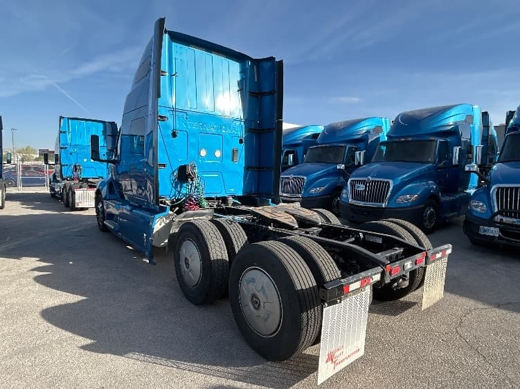 2021 International LT in El Paso, TX — photo 5