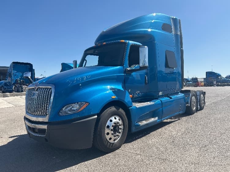 2021 International LT in El Paso, TX — photo 3