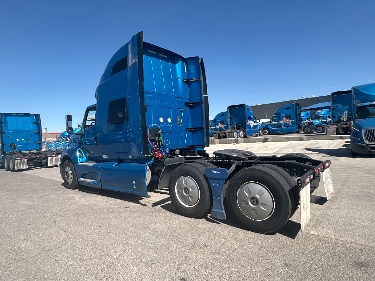 2021 International LT in El Paso, TX — photo 5