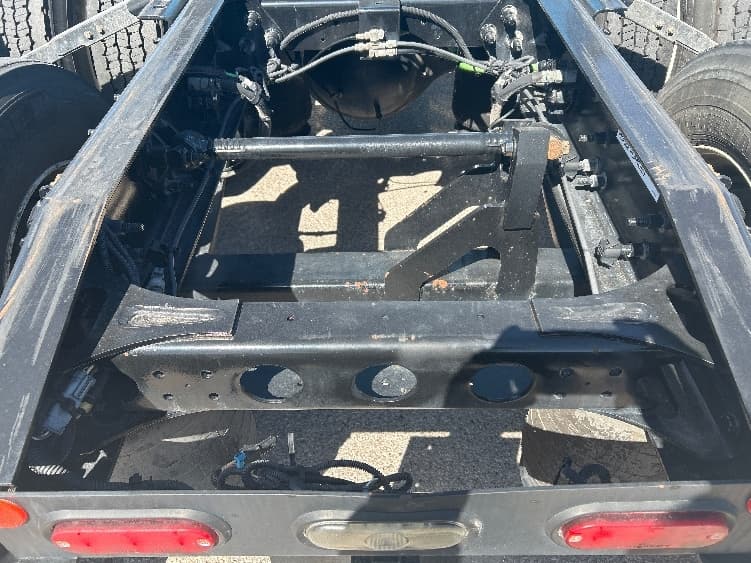 2021 International LT in El Paso, TX — photo 6