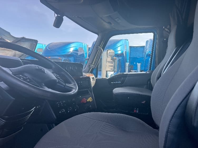 2021 International LT in El Paso, TX — photo 10