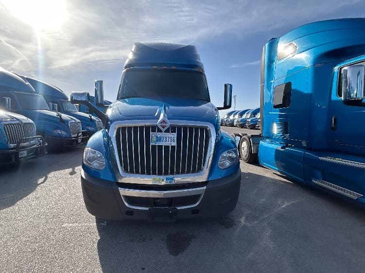 2021 International LT in El Paso, TX — photo 2