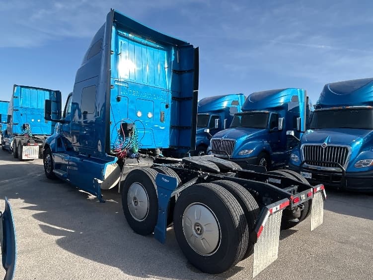 2021 International LT in El Paso, TX — photo 5