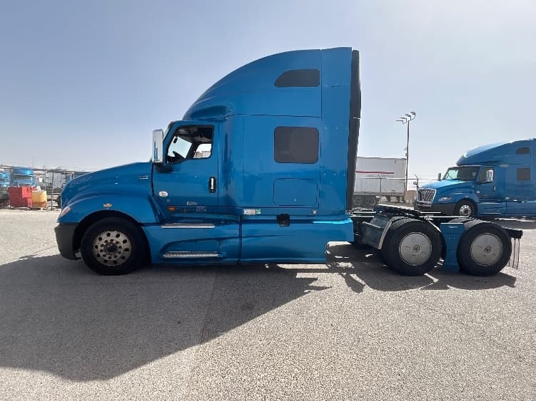 2021 International LT in El Paso, TX — photo 4