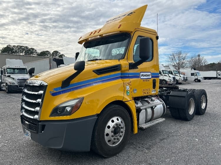 2019 Freightliner Cascadia in Chesapeake, VA — photo 3