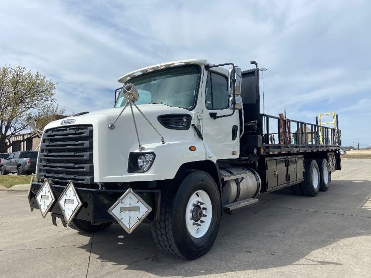 2020 Freightliner 114SD in San Antonio, TX — photo 3