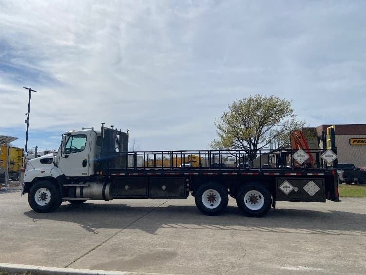 2020 Freightliner 114SD in San Antonio, TX — photo 4