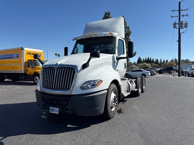 2019 International LT in West Sacramento, CA — photo 3
