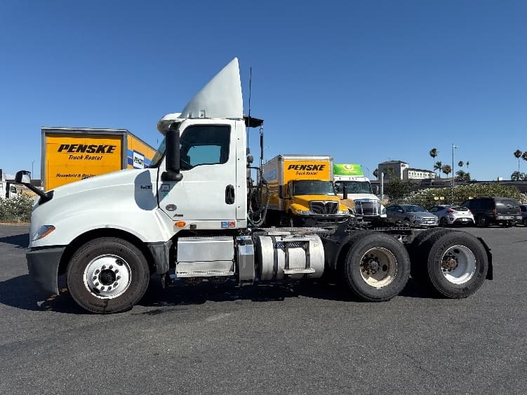 2019 International LT in West Sacramento, CA — photo 4