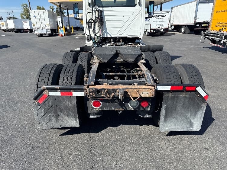 2019 International LT in West Sacramento, CA — photo 6