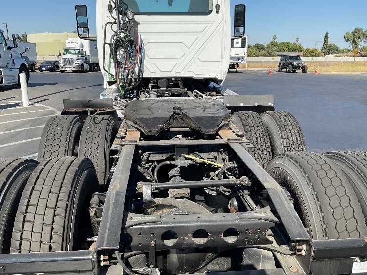2019 International LT in Stockton, CA — photo 6