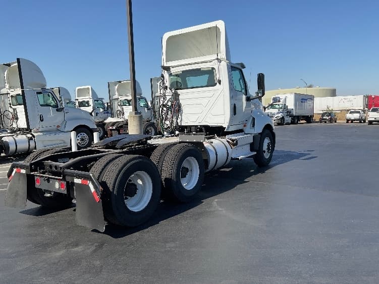 2019 International LT in Stockton, CA — photo 7