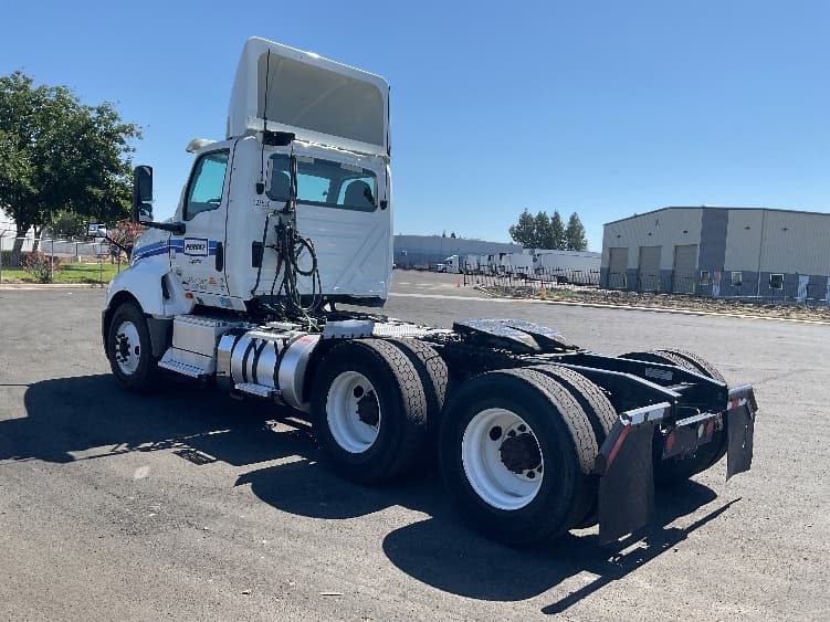 2019 International LT in Stockton, CA — photo 5