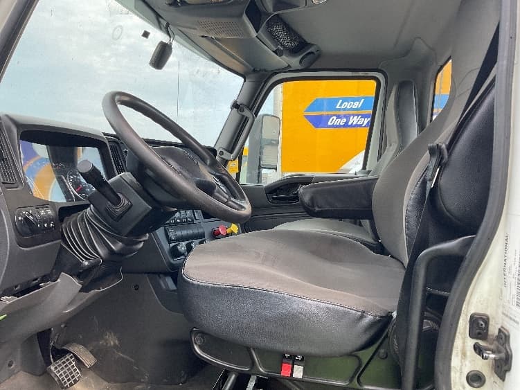 2019 International LT in Obetz, OH — photo 9