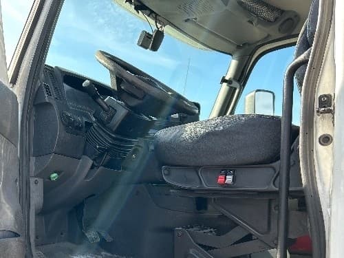 2019 International LT in Warren, MI — photo 9